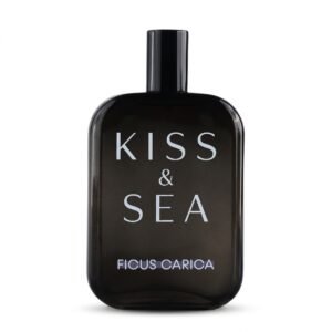 Kiss and sea ficus carica